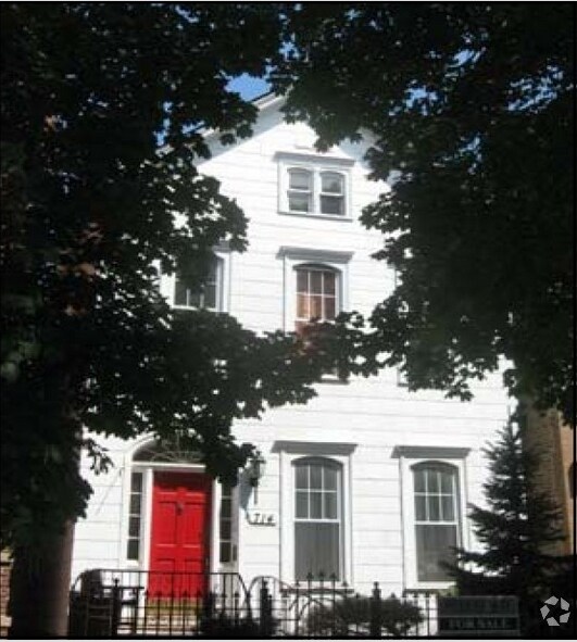 714 W Aldine Ave, Chicago, IL 60657 Rentals in Chicago at 714 W Aldine