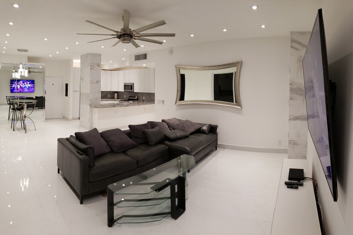 Primary Photo - 2030 S Ocean Dr