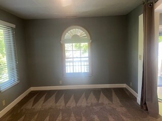 Foto del edificio - 305 W 1st St