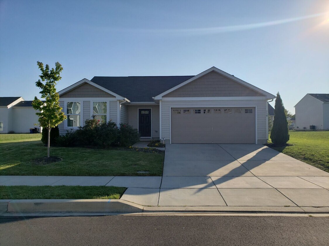 716 Marta Dr, Dover, DE 19901 House Rental in Dover, DE