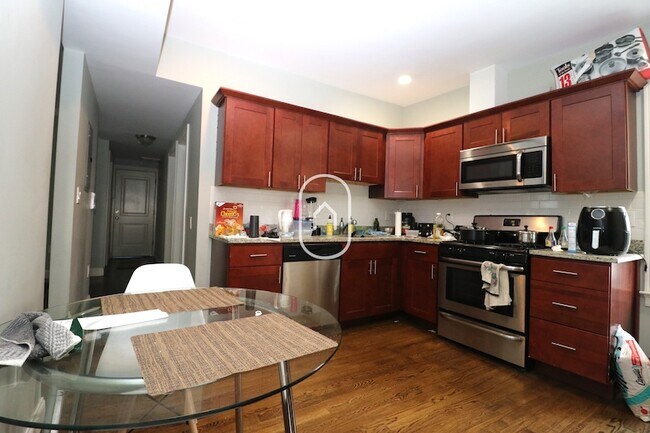 Building Photo - 45 Beech Glen St