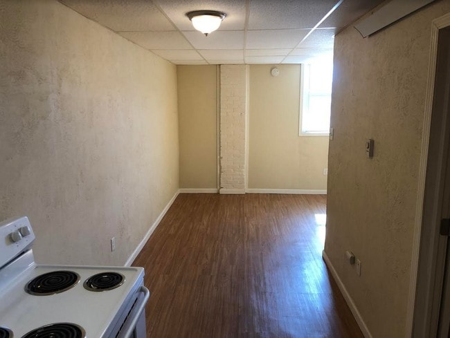 Building Photo - 1605 Lincoln Way