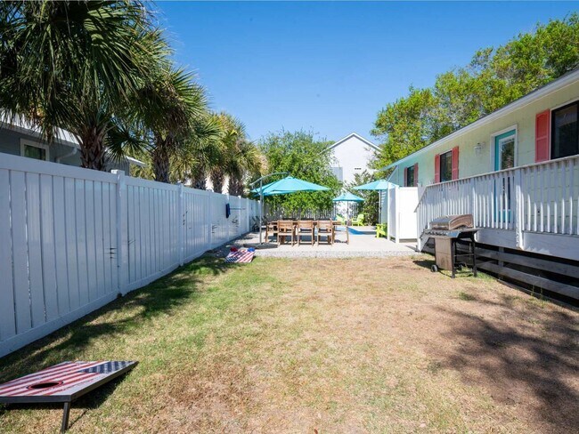 Foto del edificio - OFF-SEASON MONTHLY BEACH LIVING AWAITS!