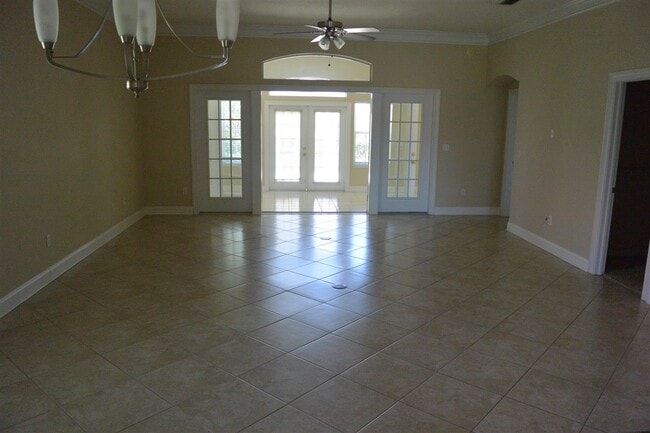 Building Photo - 100 Sea Garden Ct