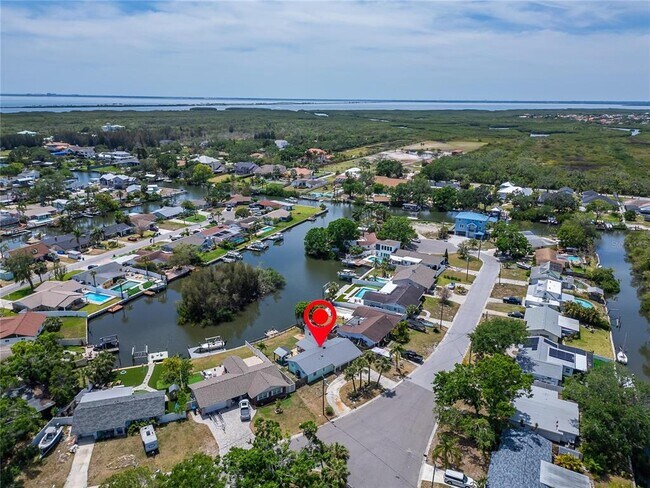 Foto del edificio - 8702 Driftwood Dr