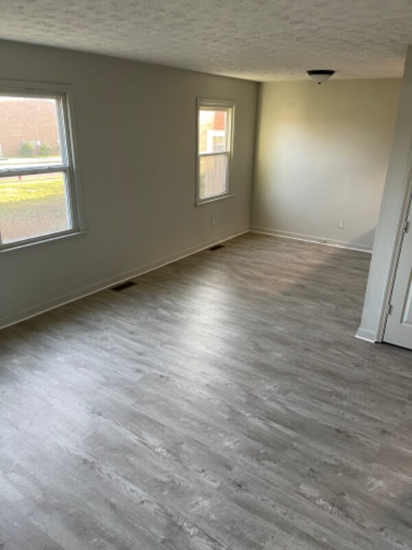 Foto principal - 116 Wichita Dr