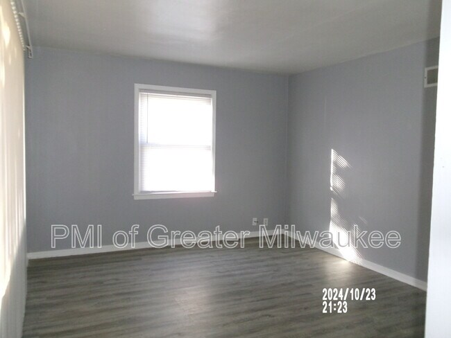 Building Photo - 4459 N 67th St