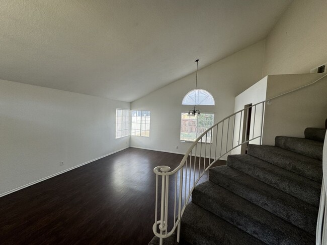 Building Photo - 4 bed 3 full bath house with 3 car attache...