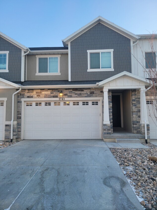 1743 Newcastle Ln, Eagle Mountain, UT 84005 Townhome Rentals in Eagle