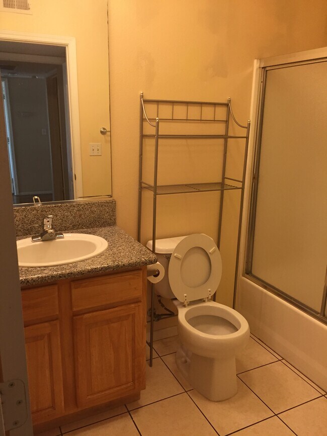 Foto del edificio - 6843 Agnes Ave