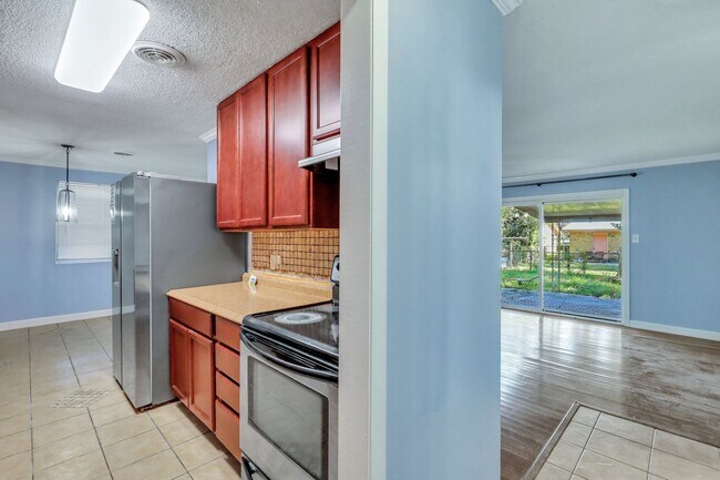 Foto del edificio - Ranch Home off of Skidaway Rd.