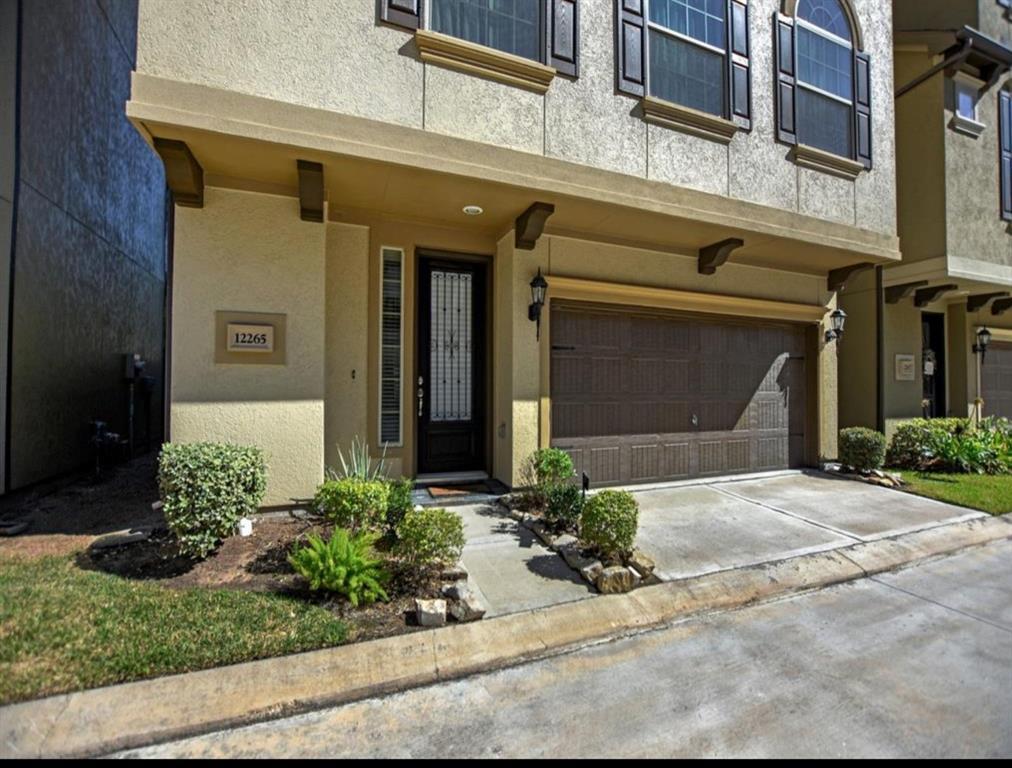 Primary Photo - 12265 Oxford Cres Cir