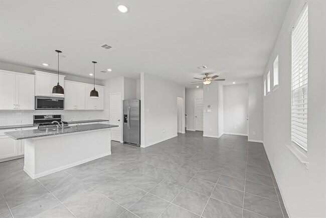 Foto del edificio - 1528 Lakeline Oak Dr