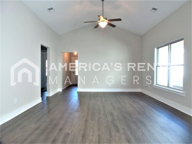 Foto del edificio - Home for Rent in Lake Cyrus.. Available to...