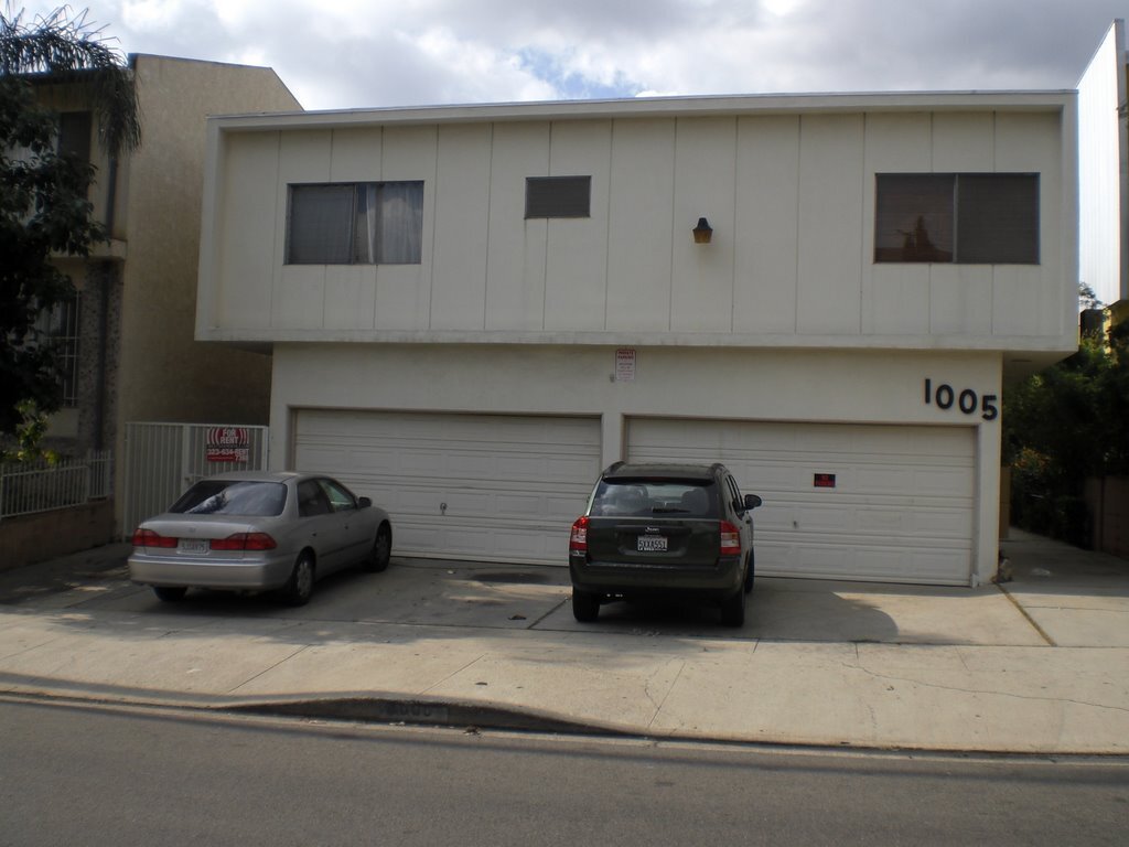 Primary Photo - 1005 N Orange Grove Ave