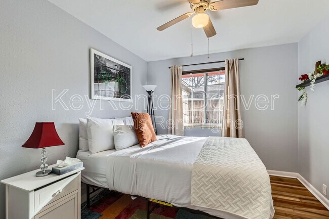 Foto del edificio - 5260 W 24th Ave