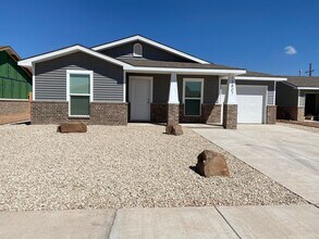 Building Photo - 13807 Paris Ave