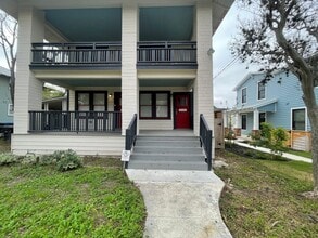 Building Photo - 318 E Park Ave