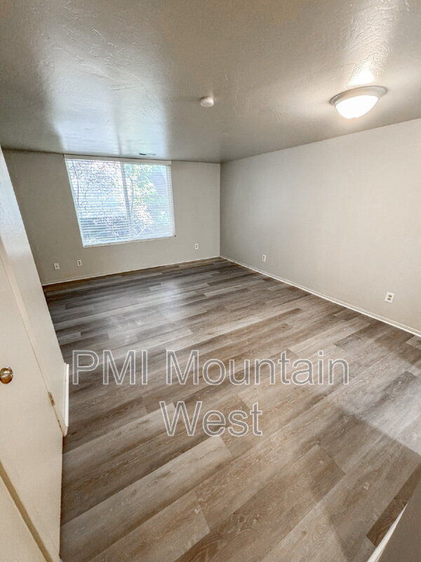 Building Photo - 528 S 1100 E