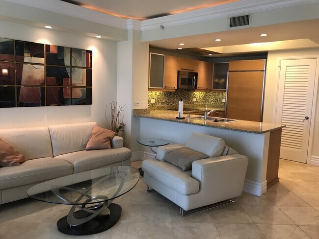 Building Photo - Turnberry Towers East-Phenomenal Upscale 1 Bdrm/1.5 Bath Condo on 17th Floor!