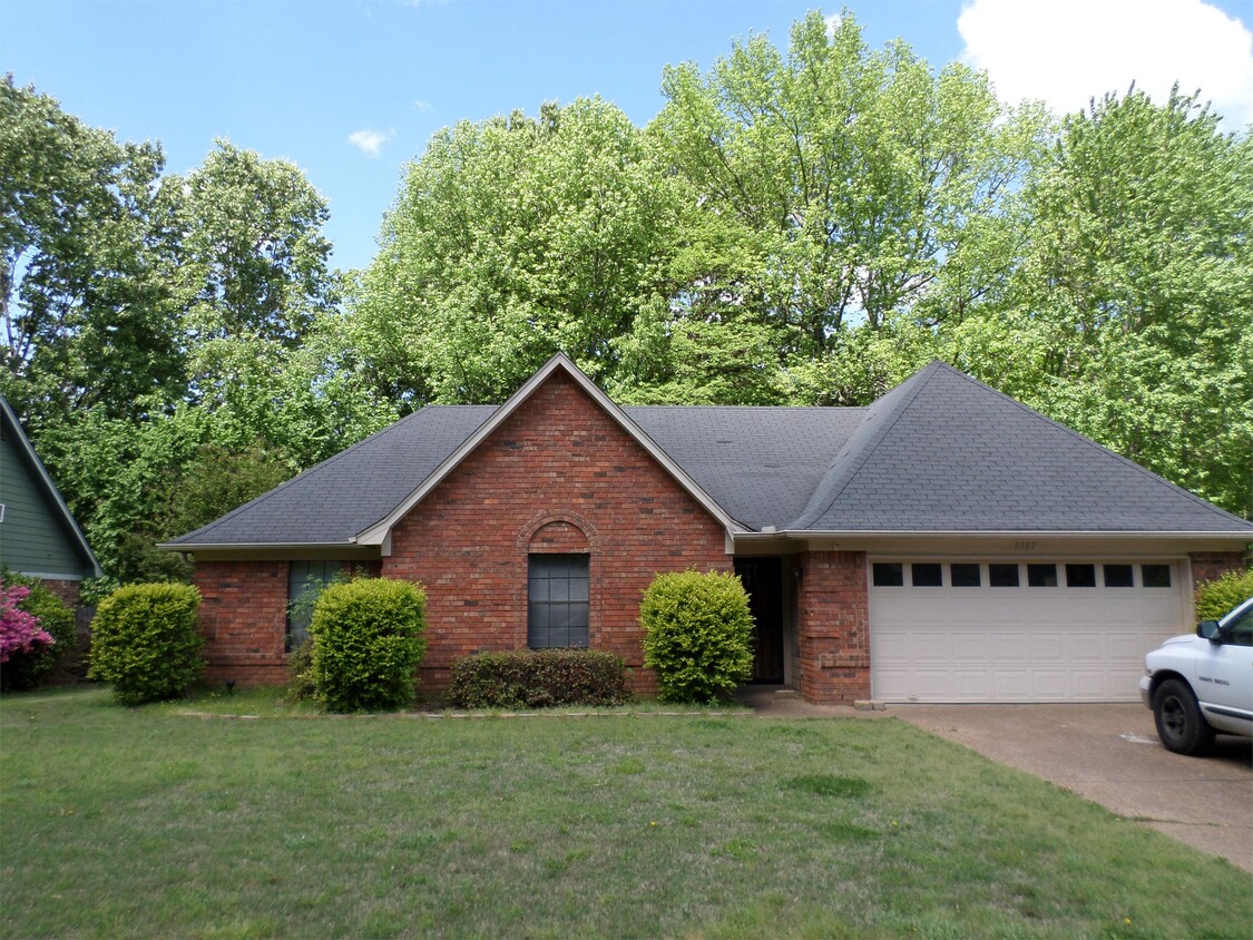 Foto principal - 3707 Whitehill Dr