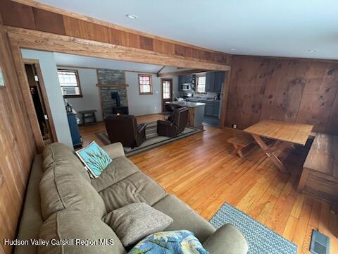Foto del edificio - 16 Longley Dr