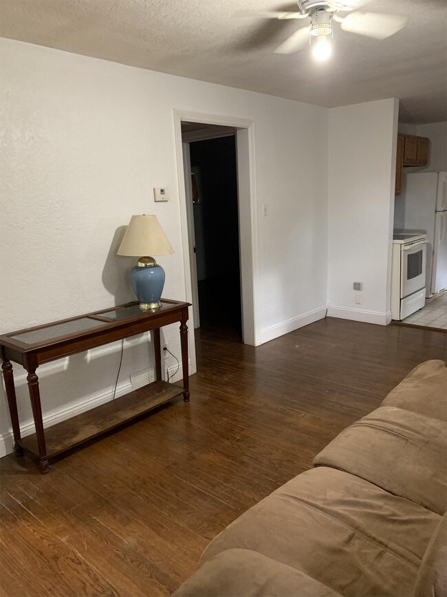 Foto del edificio - 624-6245 St Joseph Ave