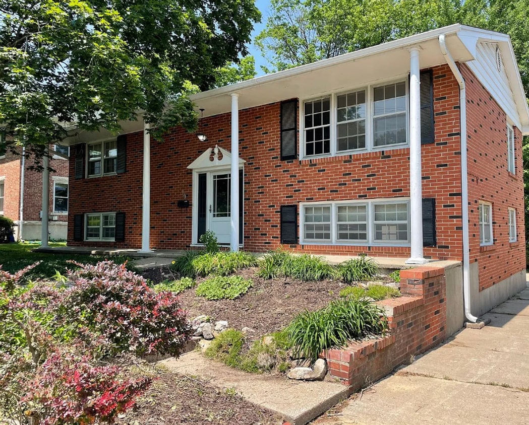 Primary Photo - 3 Bed 2.5 Bath Brick Home
