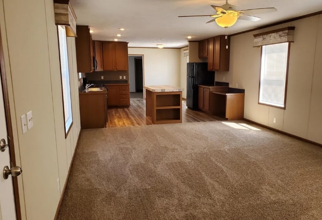 Foto del edificio - 418 Saddle Dr