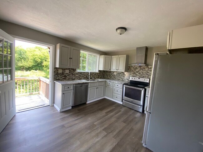 Foto del edificio - Gorgeous 3/4 bedroom 3 bath house for rent!