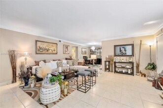 Building Photo - 11960 NE 19th Dr