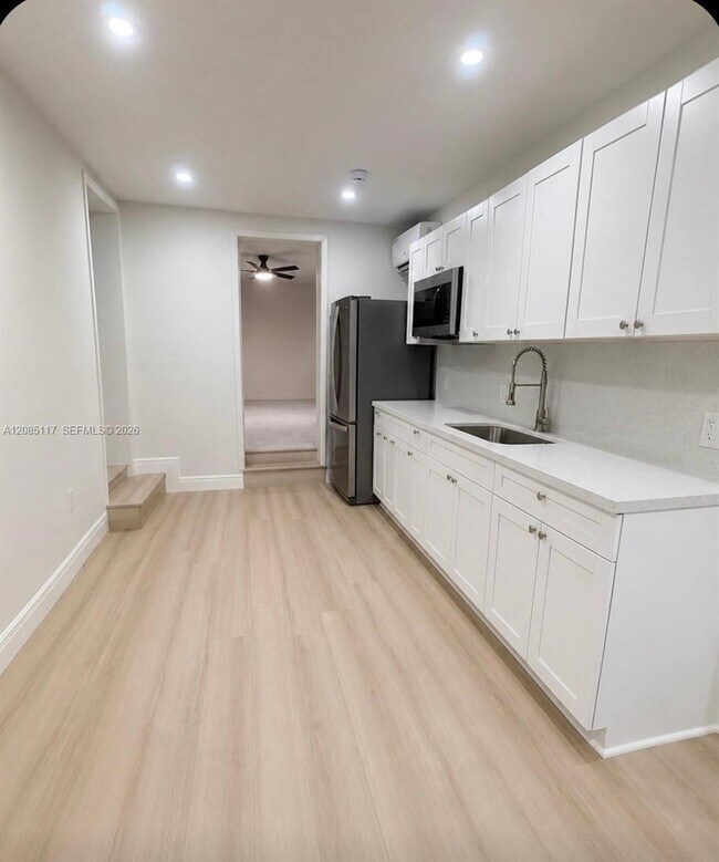 Foto del edificio - 600 NW 108th St