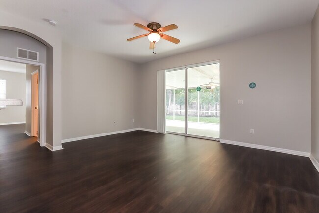 Foto del edificio - 6717 Cambridge Park Dr