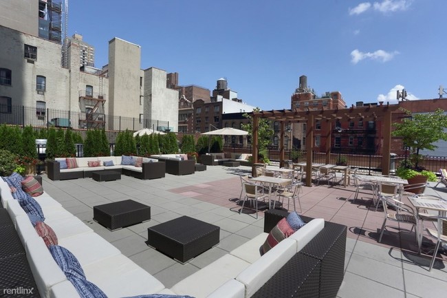 Building Photo - 345 E 94th St