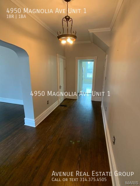 Foto del edificio - 4950 Magnolia Ave