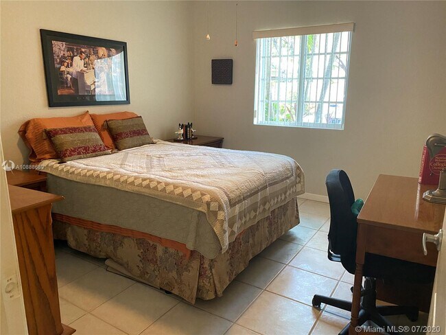 Foto del edificio - 4802 Washington St