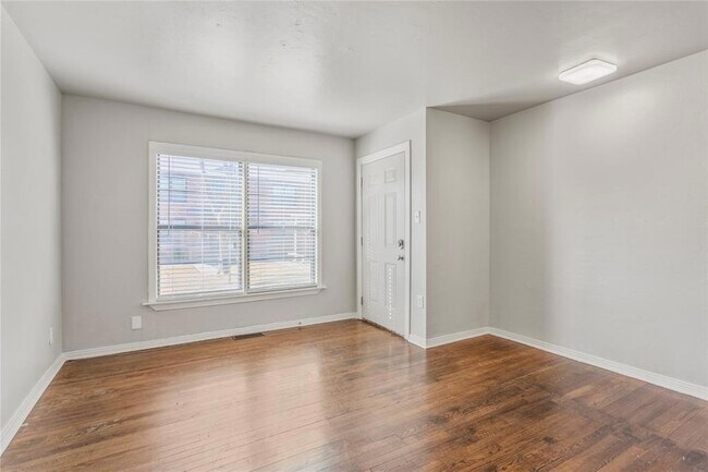 Foto del edificio - 1217 N Blackwelder Ave