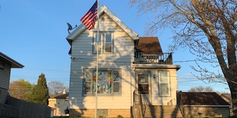 Primary Photo - BEAUTIFUL 2 BED 1 BATH UPPER