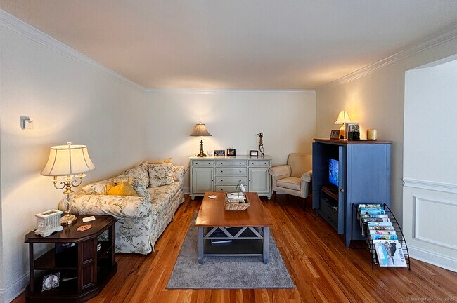 Foto del edificio - 391 S Pine Creek Rd