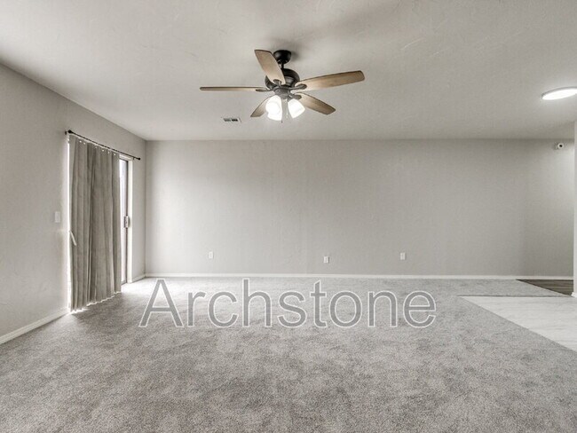 Foto del edificio - 5908 W Hefner Rd
