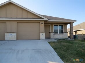 Building Photo - 130 Wind Ridge Dr