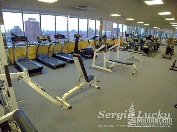 Foto del edificio - 301 E 75th St