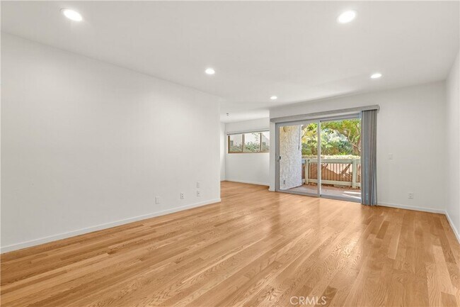 Foto del edificio - 4724 Park Granada