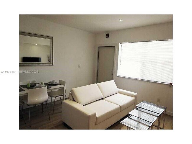 Foto del edificio - 653 Michigan Ave