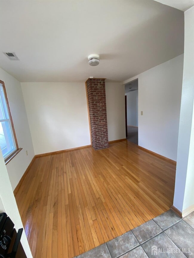 Building Photo - 155 Livingston Ave