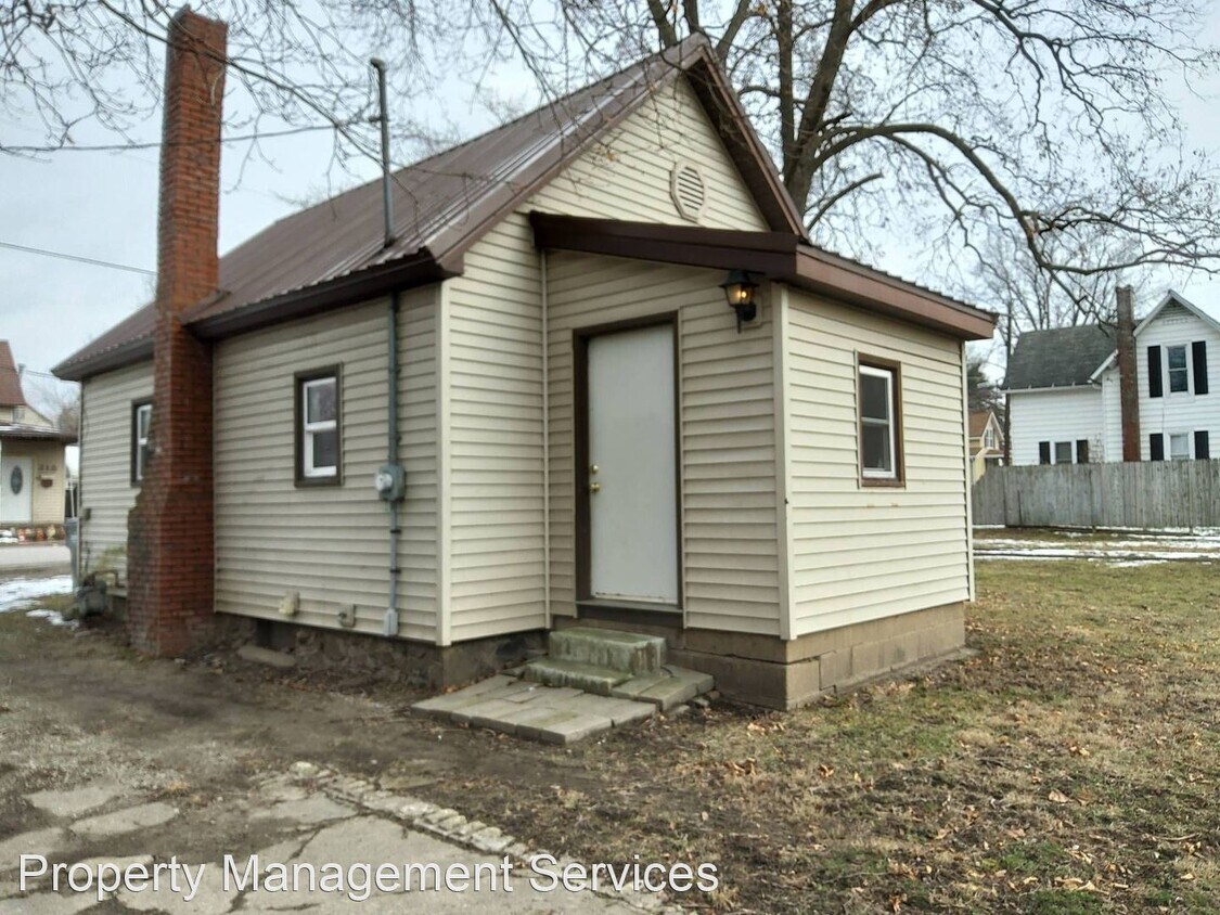 214 W Oakridge Ave, Goshen, IN 46528 House Rental in Goshen, IN