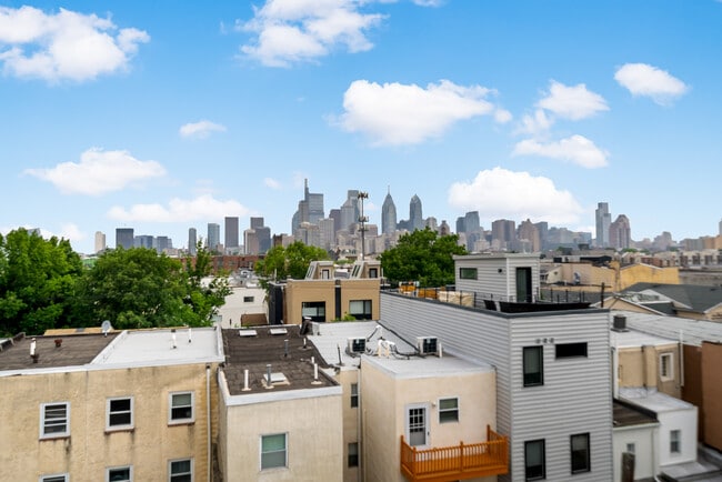 Skylilne - Roof Deck - 2104 Annin St