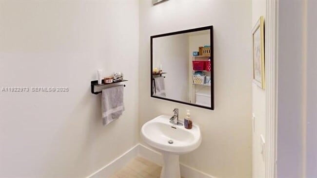 Foto del edificio - 60 SW 13th St