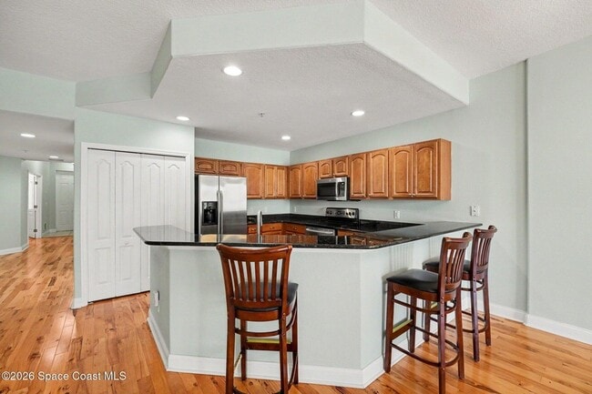 Building Photo - 601 N Miramar Ave