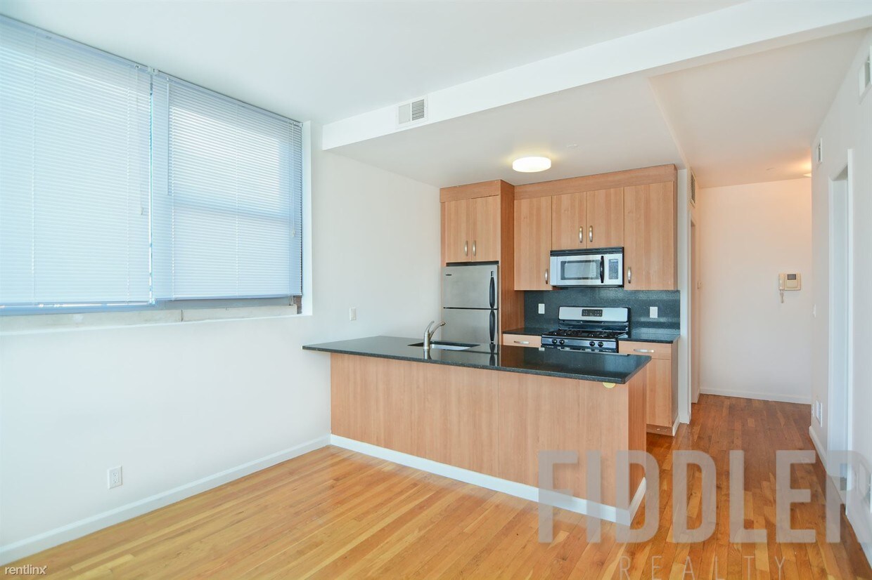 Primary Photo - 309 Grand Ave
